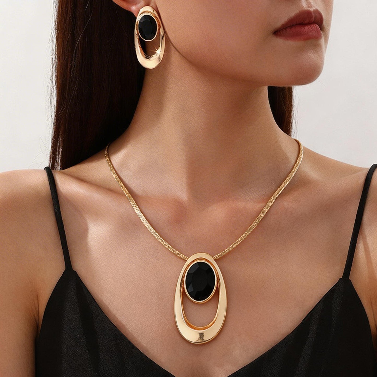 Women's Vintage Oval Three Buckle Charm Creative Refined Exaggerated Necklaces