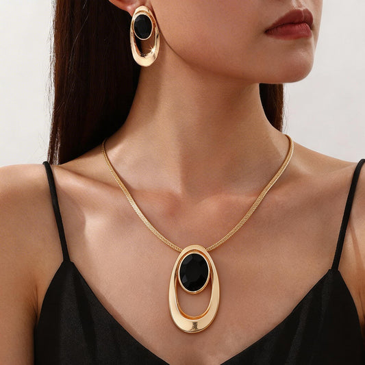 Women's Vintage Oval Three Buckle Charm Creative Refined Exaggerated Necklaces
