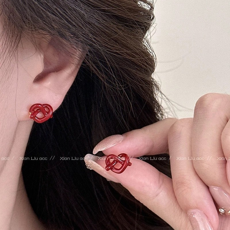 Women's Retro Style Red Ear Simple High-grade Earrings