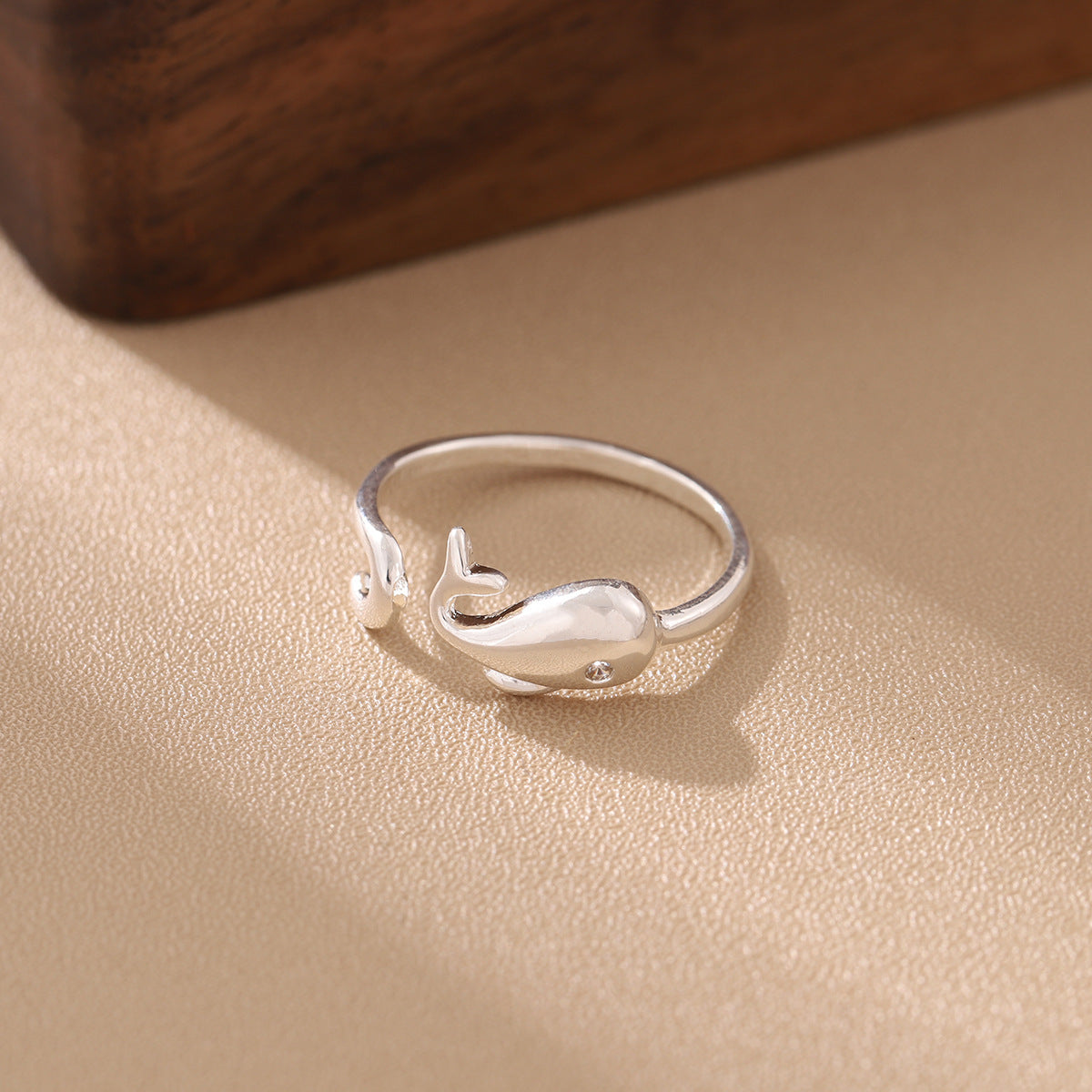Stylish Simple Personality Whale Beautiful Live Ring