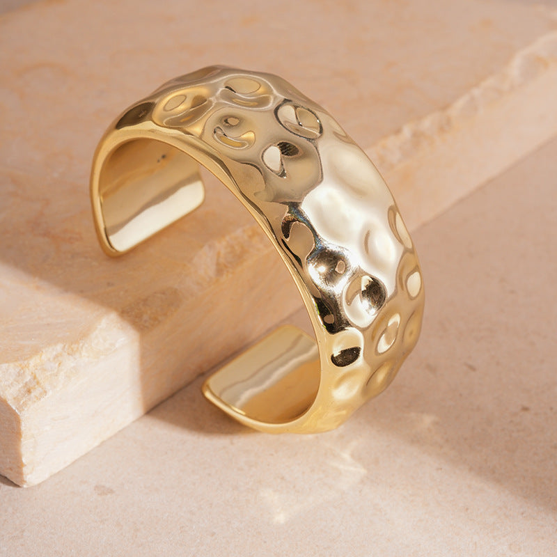 Women's Simple Personalized Open-ended High-grade Hammer Pattern Bracelet