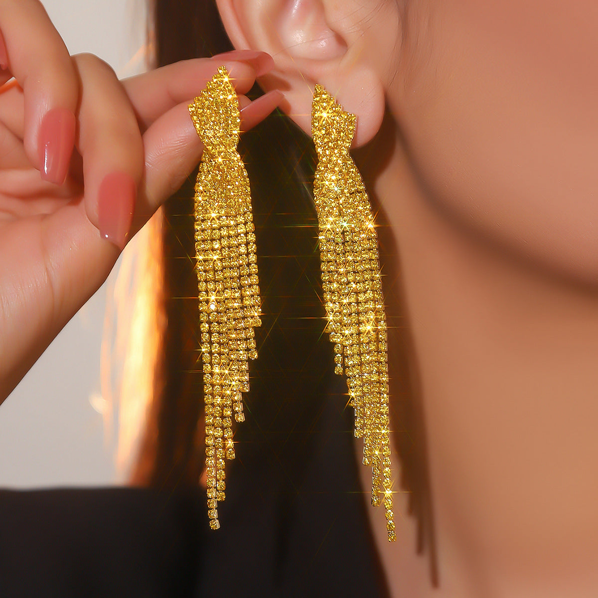 Sparkling Full Rhinestone Long Fringe Female Earrings