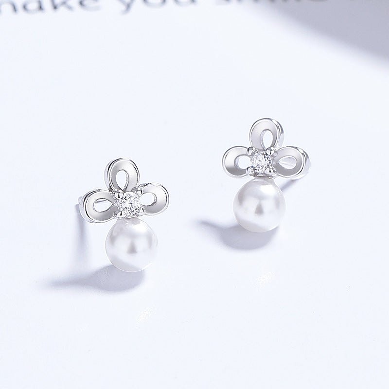 Refreshing Clover Pearl Nail Female Fashion Ear Rings