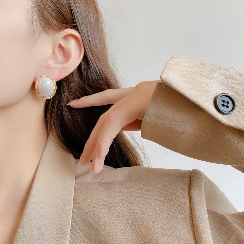 Women's Vintage Pearl Light Luxury Fashion High Sense Earrings