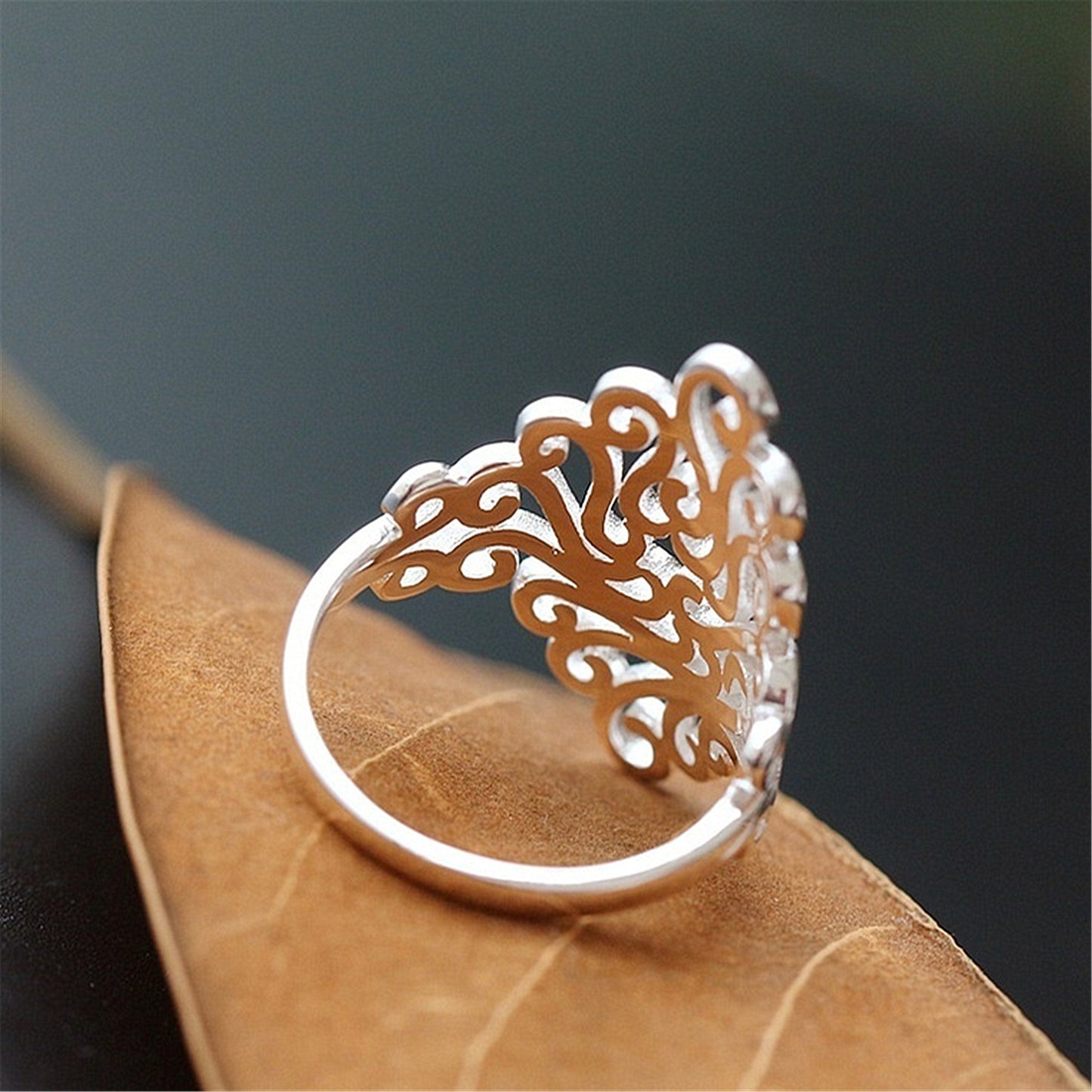 Flower Female Retro Pattern Exaggerated Popular Ring