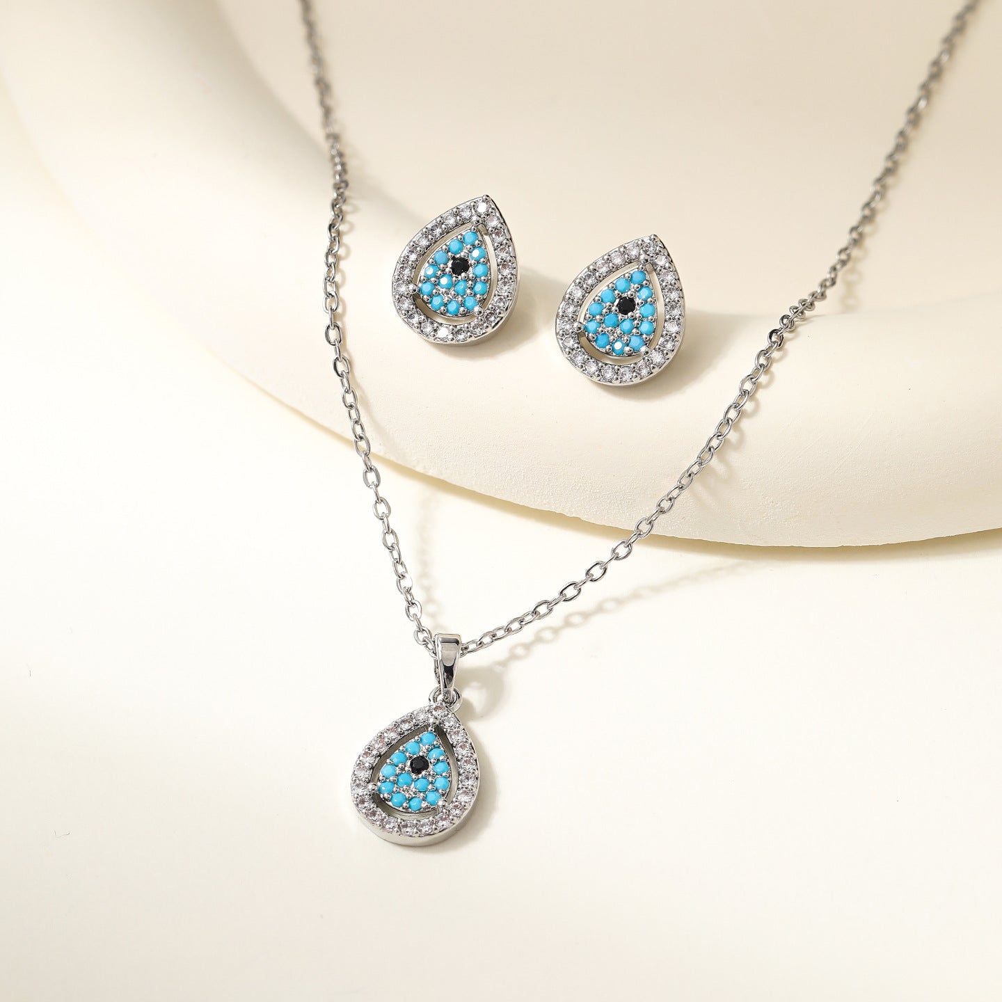Women's Clover Diamond In The Debris Butterfly Necklaces