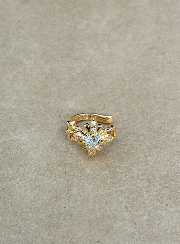 Cross Iris Design High Sense Delicate Ear Clip