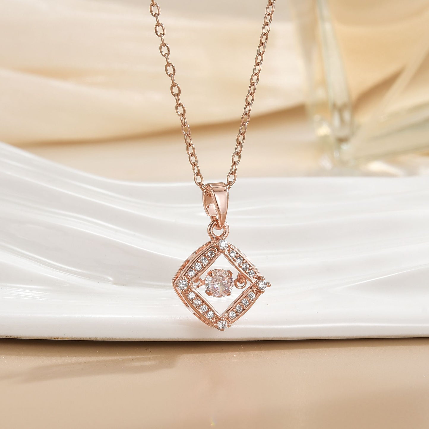 Women's Fading Smart For Simple Graceful Clover Clavicle Chain Niche Necklaces