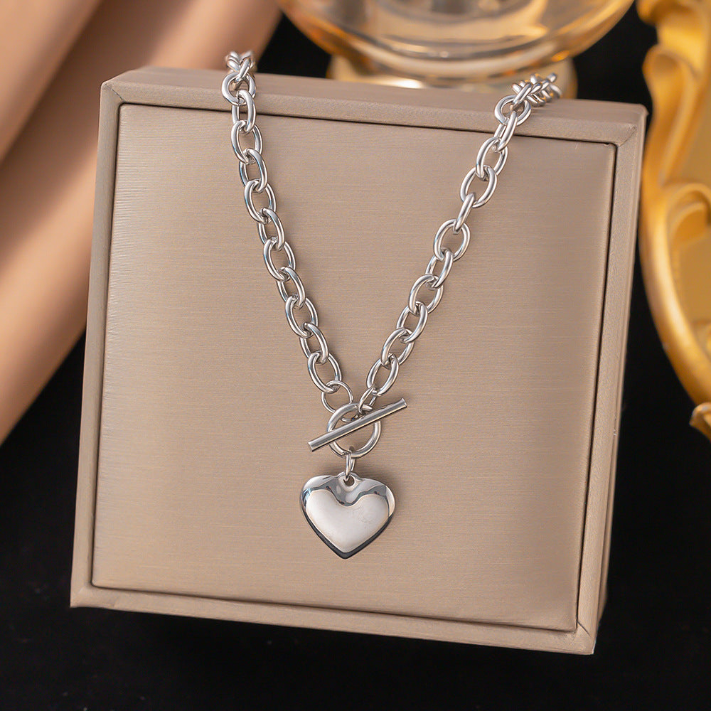 Fashion Simple Love Stainless Steel Ornament Necklaces