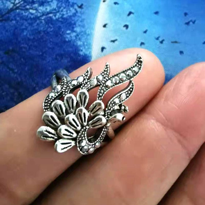 Opening Adjustable Peacock Hollow Open Screen Rings