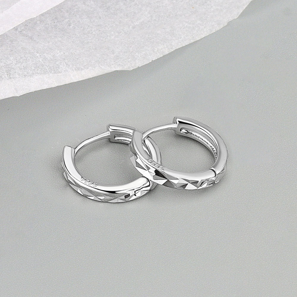 Simple Geometric Diamond Surface Ear Clip Female Niche Design Earrings