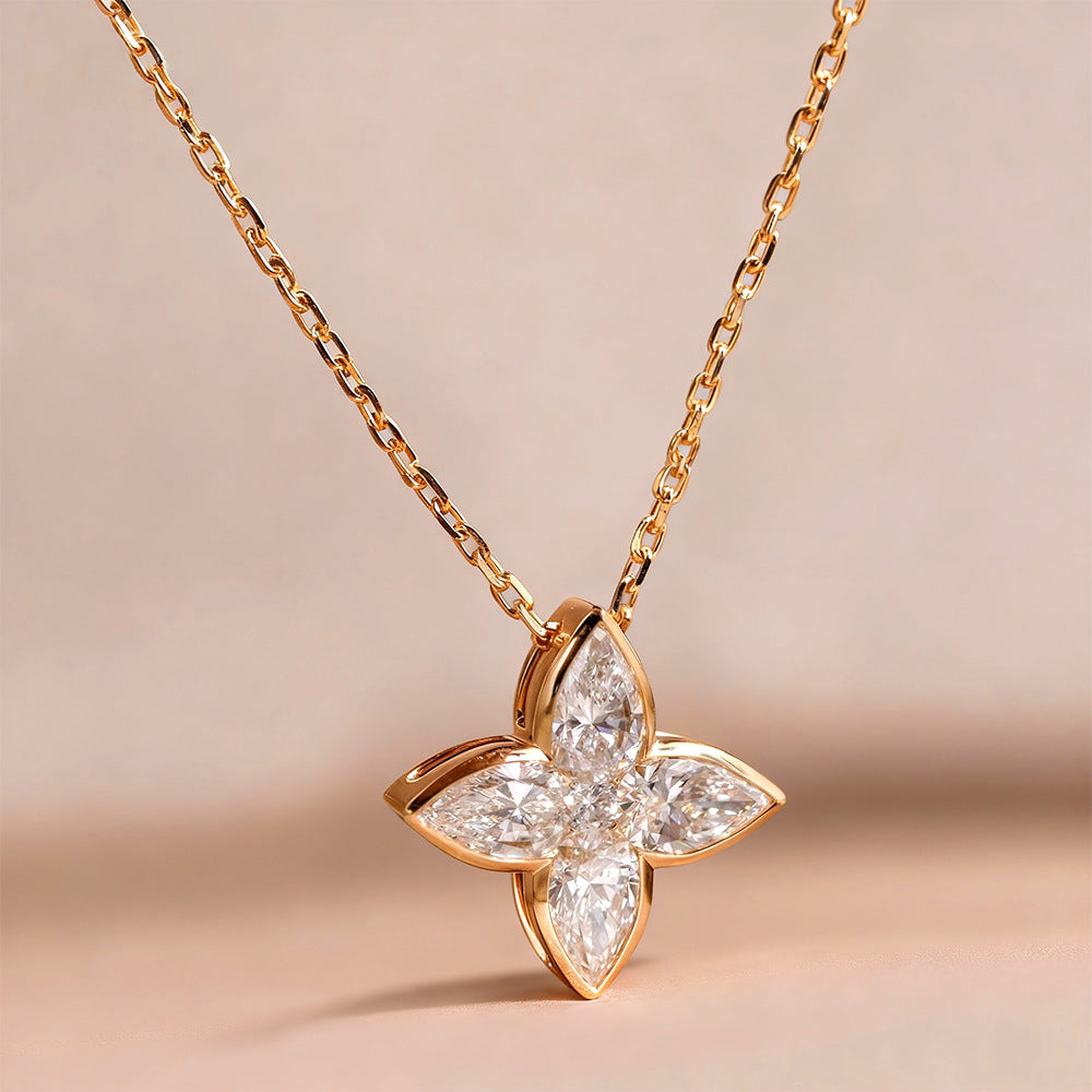 Moissanite Super Flash Four-leaf Flower Water Necklaces
