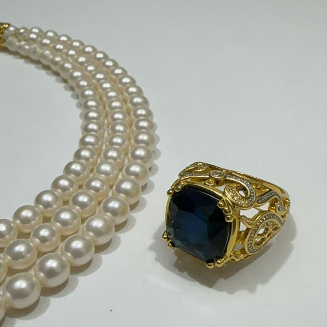 Sapphire Blue Fat Square Gem Two-color Pattern Luxury Copper Inlaid Ring