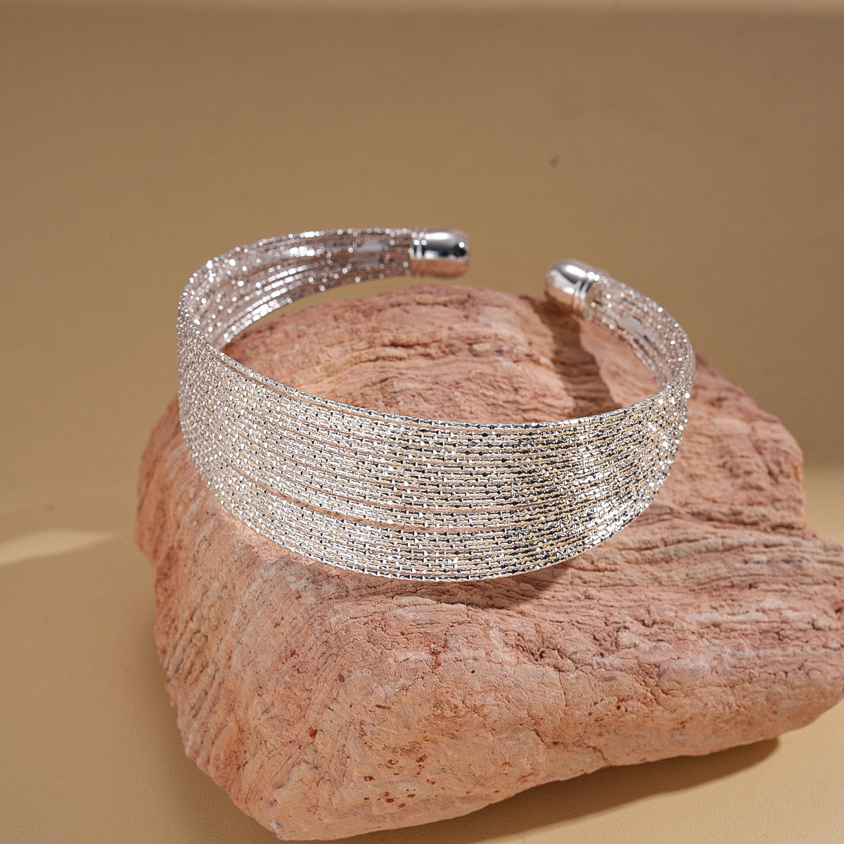 Women's Metal Geometric Round Open-ended Cold Personalized High-grade Bracelet