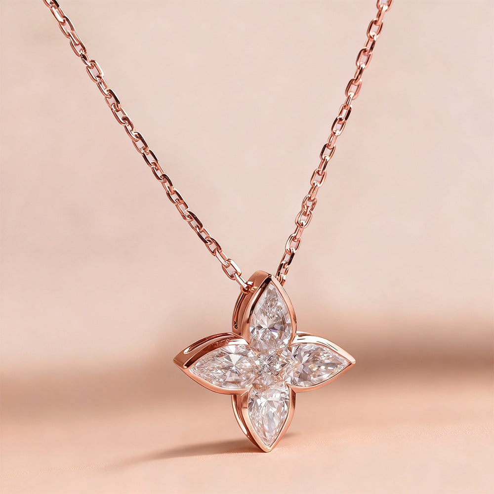 Moissanite Super Flash Four-leaf Flower Water Necklaces