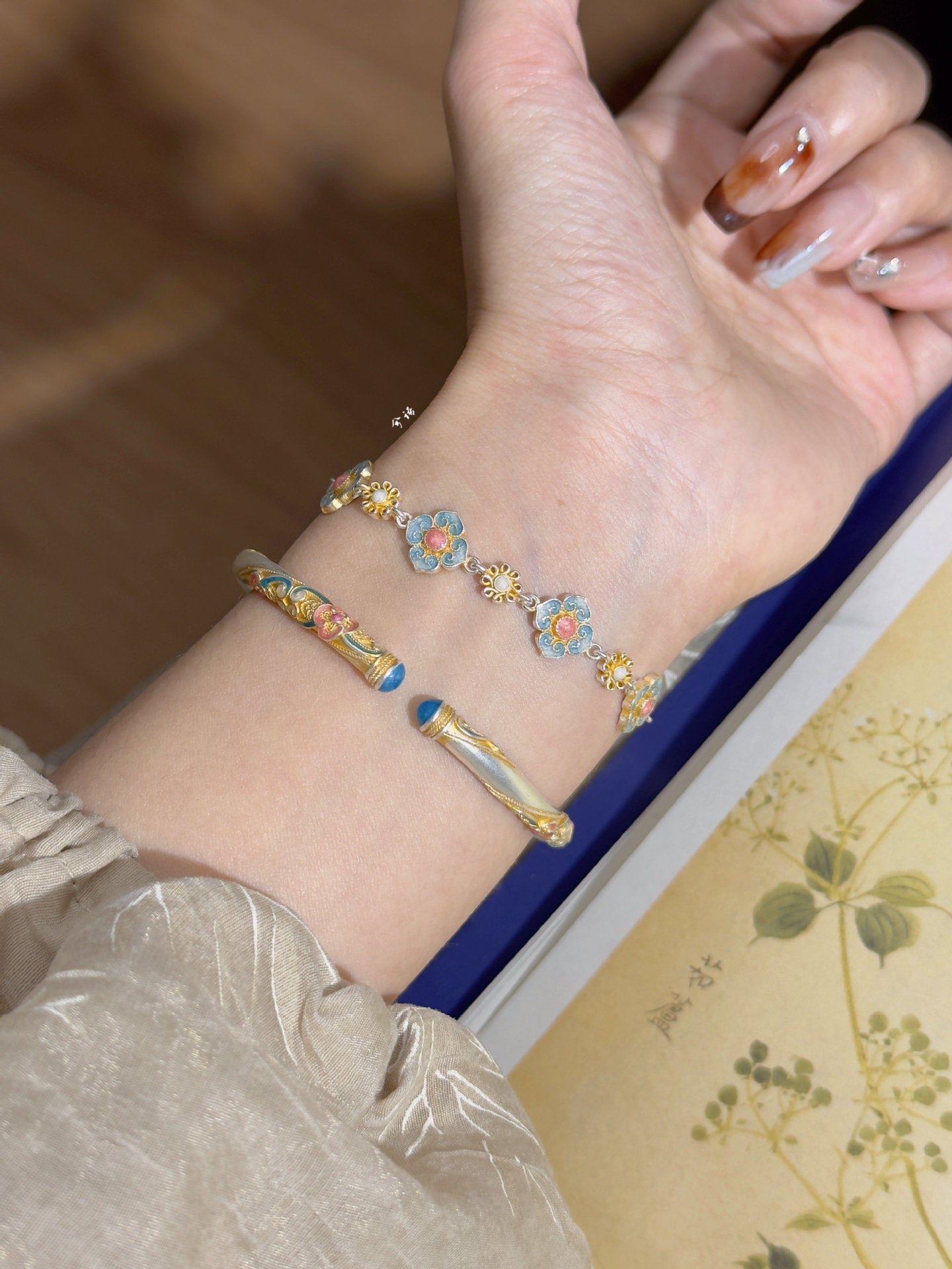 Style Chinese Gold Enamel Four-leaf Flower Solid Auspicious Bracelets