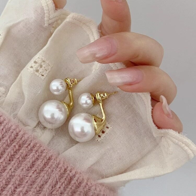 Cold Style Elegance Retro Pearl Exaggerated Stud Earrings