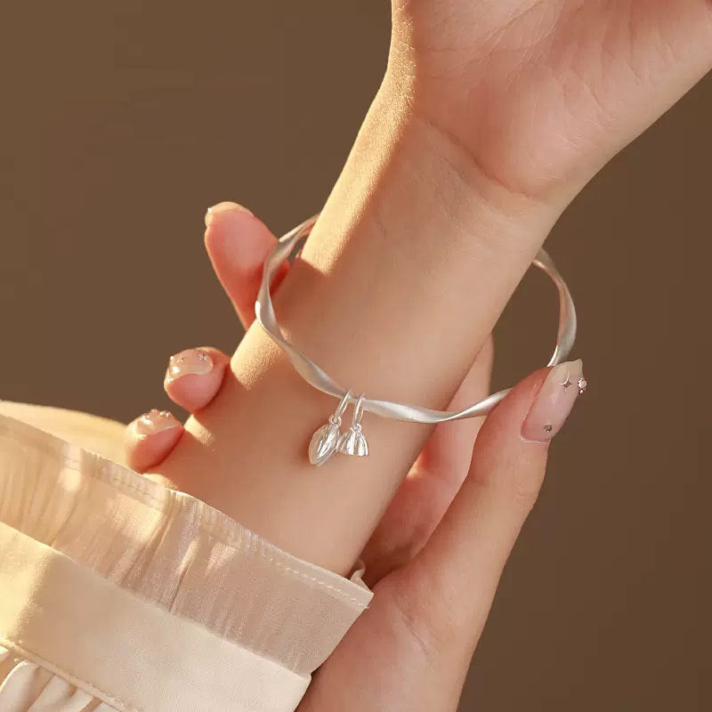 Women's Solid Simple Design Mobius Strip Lotus Seedpod Bracelets