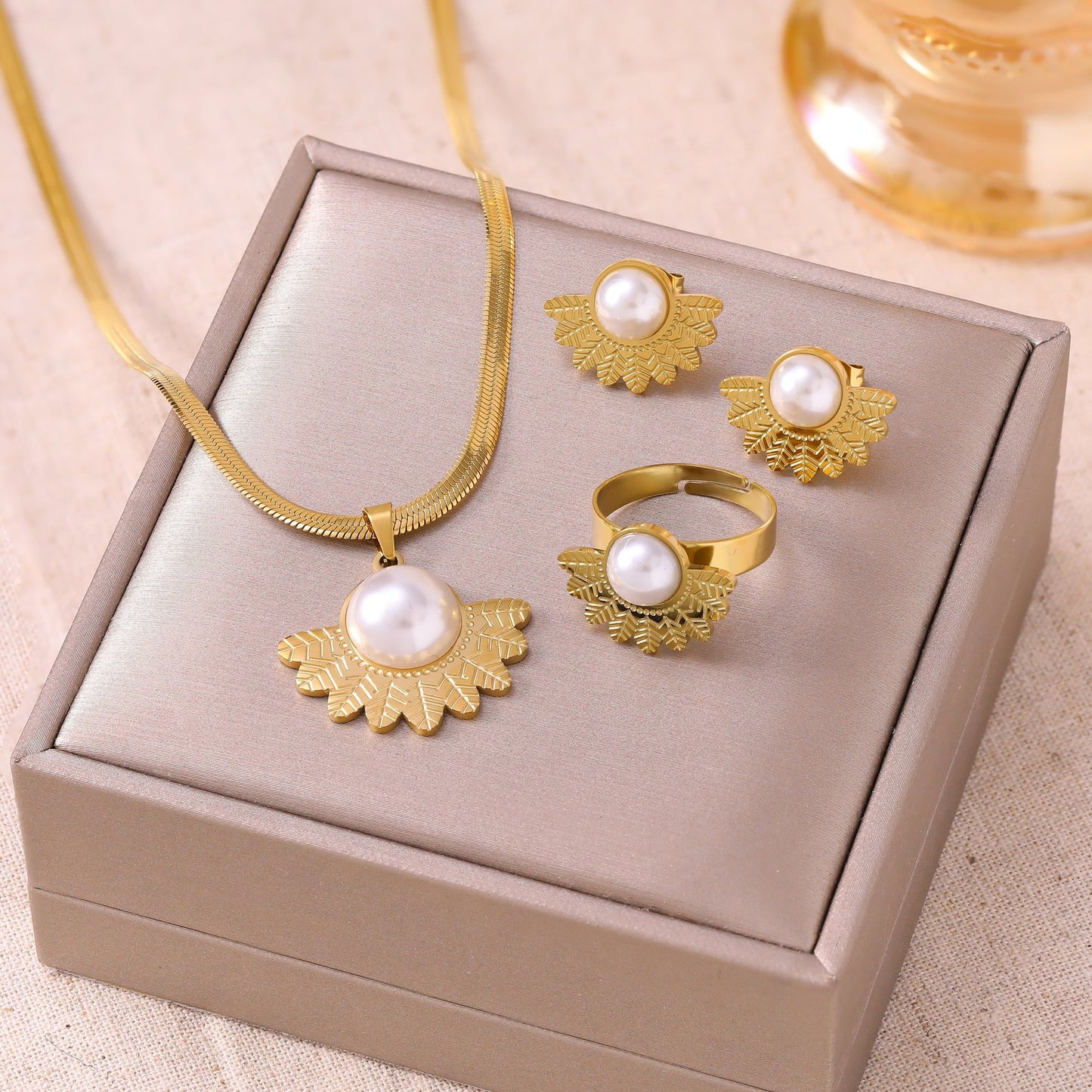 Women's French Stainless Steel Suite Light Luxury High-grade Jewelry Set