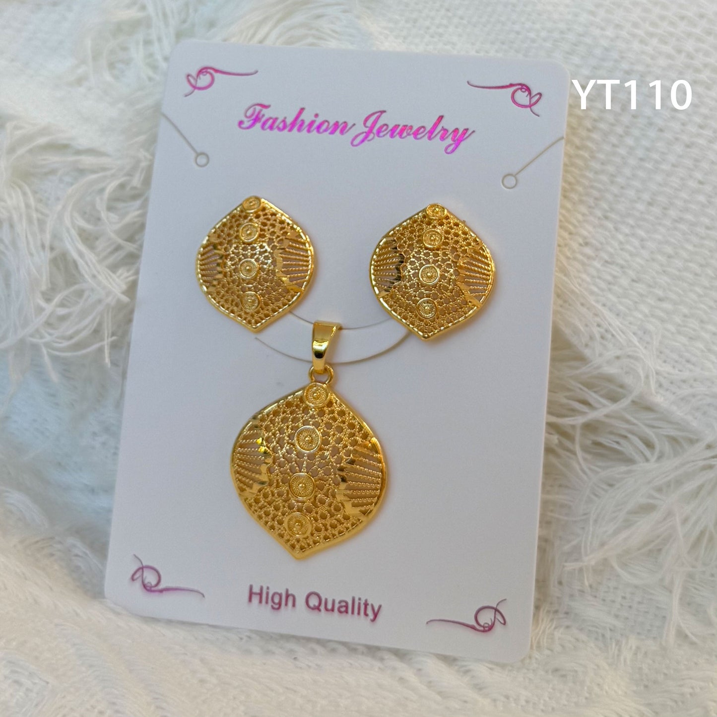 Niche Design Mild Luxury Retro Golden Versatile Jewelry Set