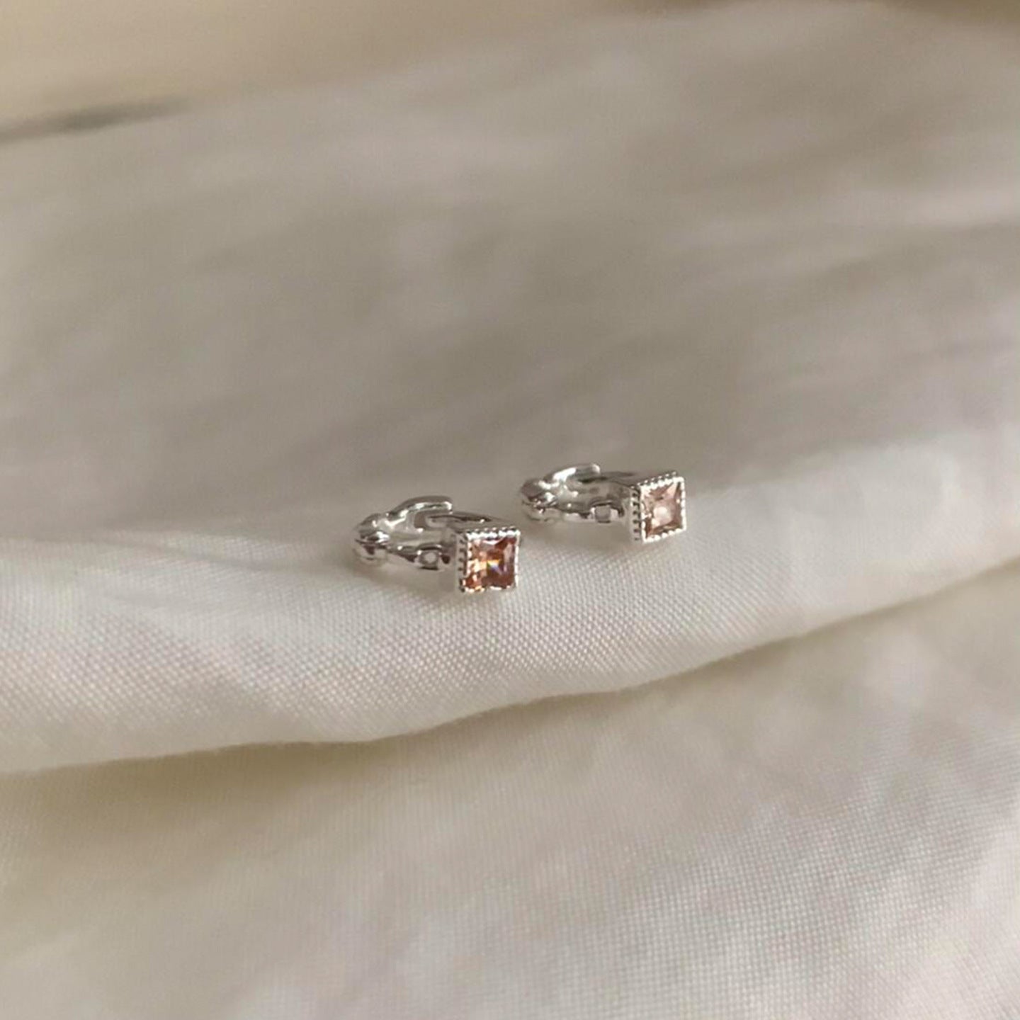 Cube Sugar Zircon Female Style Design Light Luxury Earrings