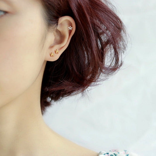 Women's Small Ear Bone Pure Hole Screw Earrings