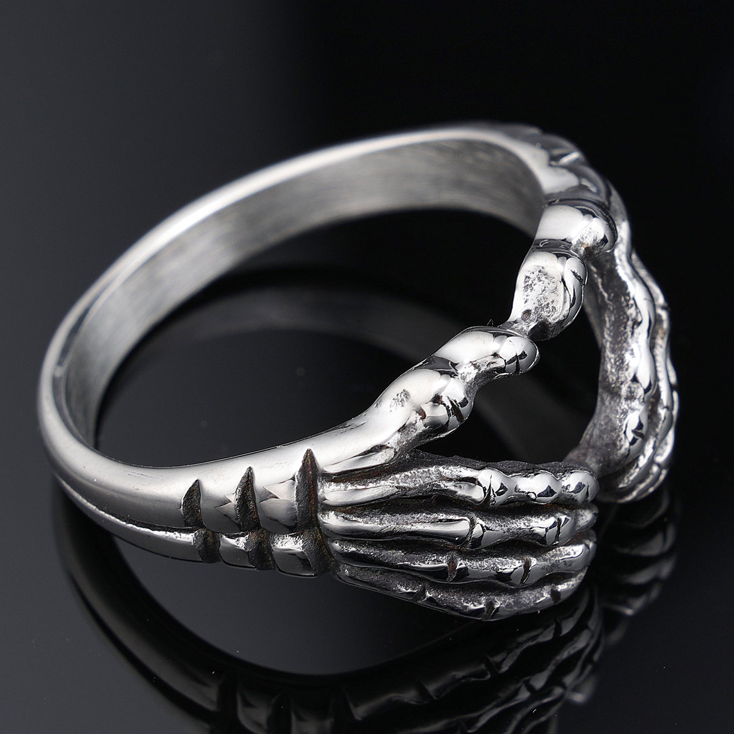 Women's Personalized Retro Heart-shaped Skull Palm Stainless Steel Rings