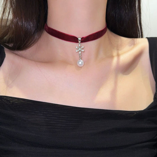 Snowflake Pearl Female Sweet White Veet Necklaces