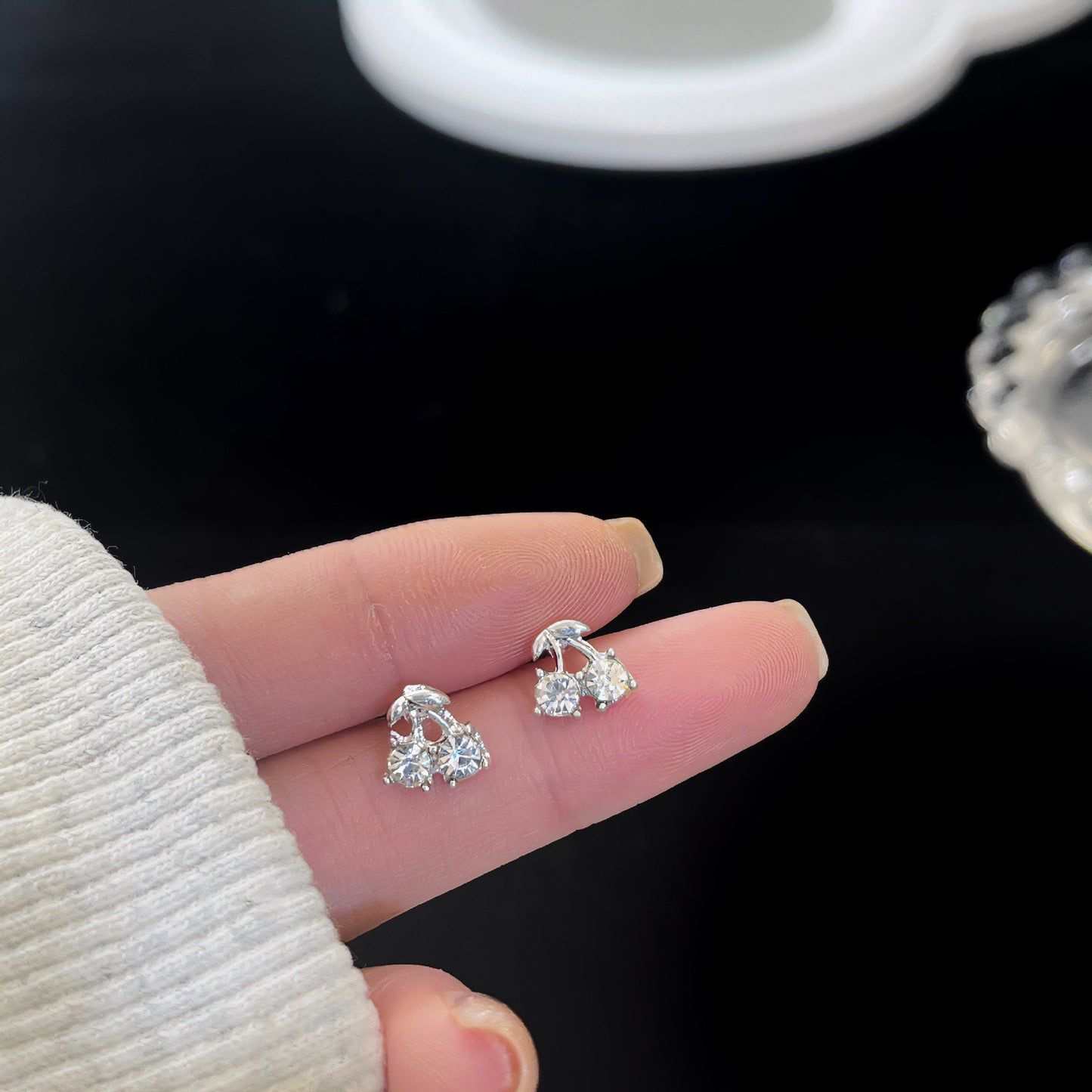 Cool Collection Female Zircon Temperament Live Earrings