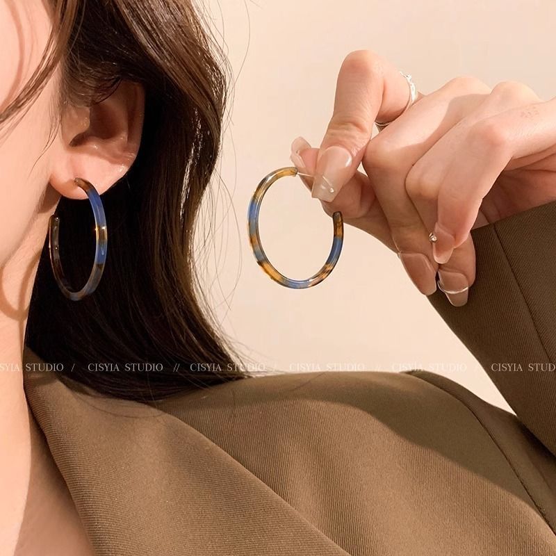 Simple Large Circle Female Ear Style Earrings