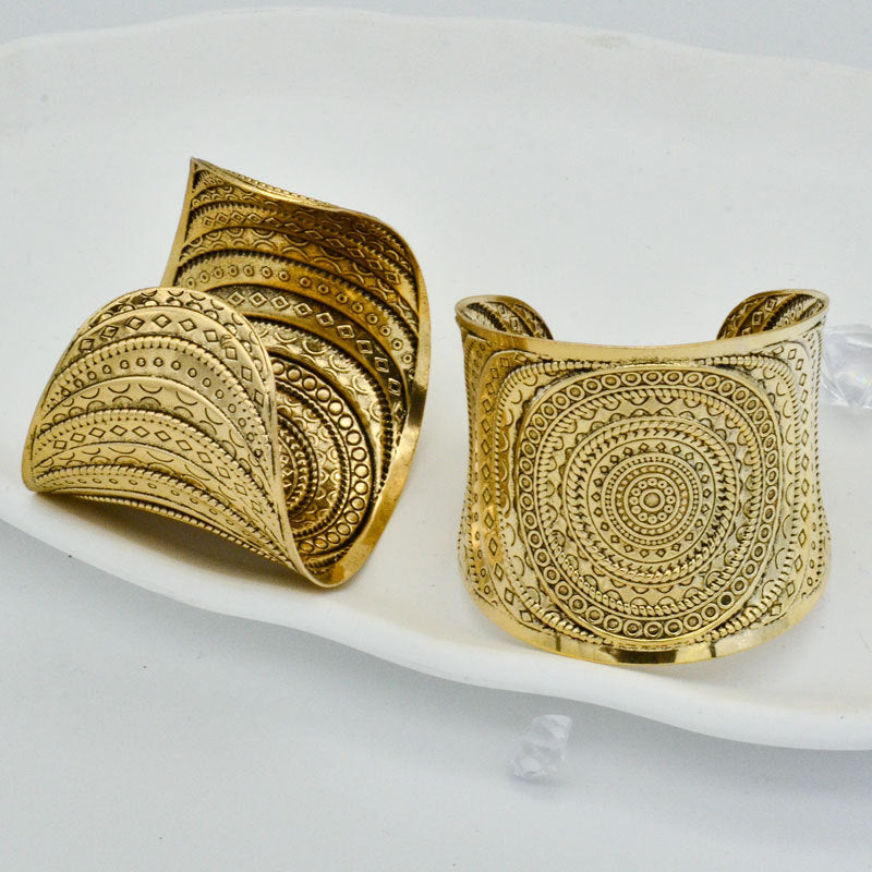 Sier Color Metal Open-ended Exaggerated Personalized Catwalk Bracelet