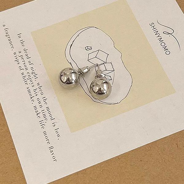 Women's Niche Temperament Small Sier Ball Ear Trendy Earrings