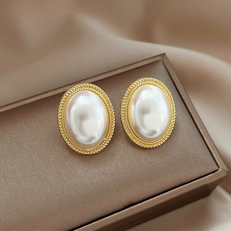 Korean Style High-grade Temperament Personalized Retro Light Luxury Earrings