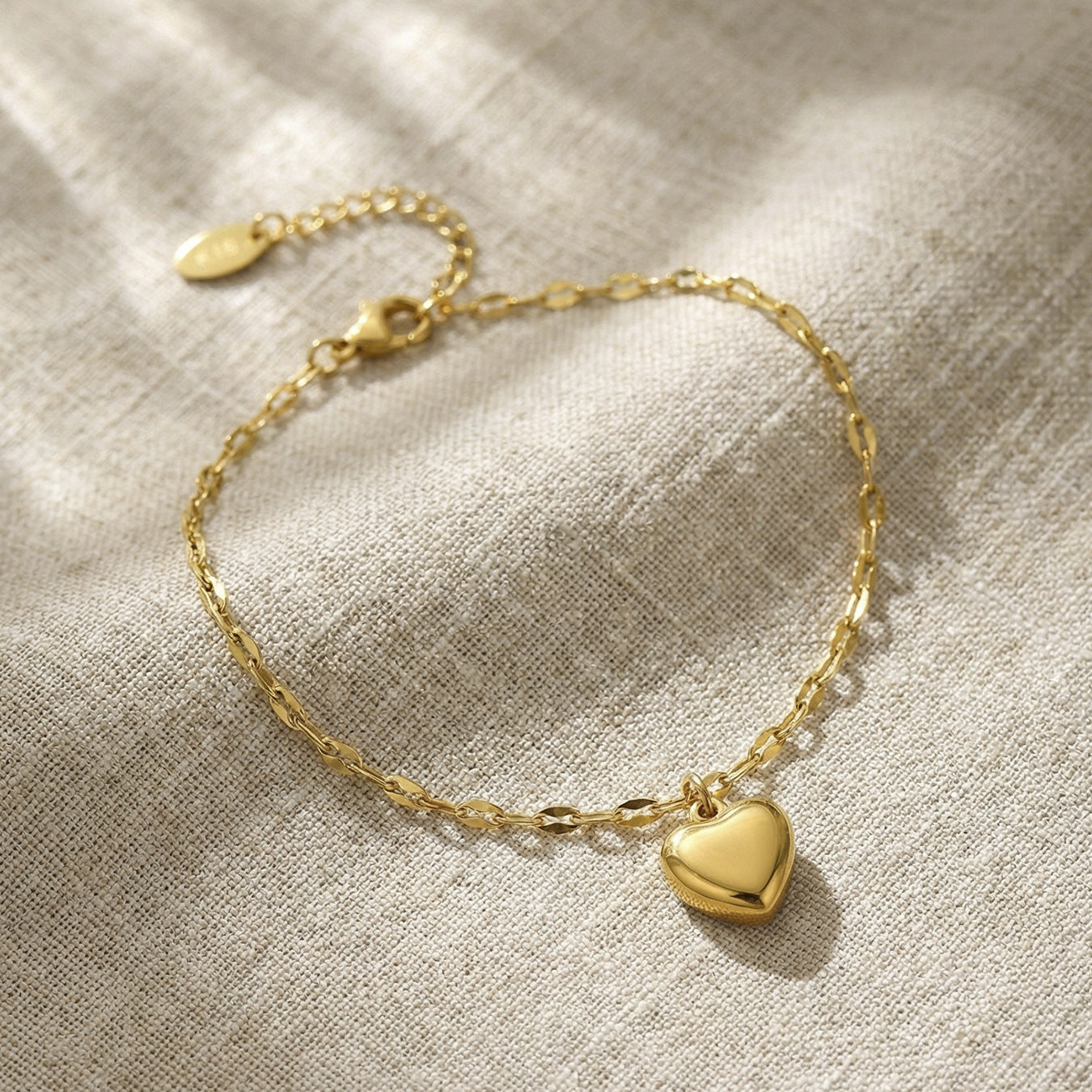 Geometric Heart Shape Light Luxury Fashion Bracelet