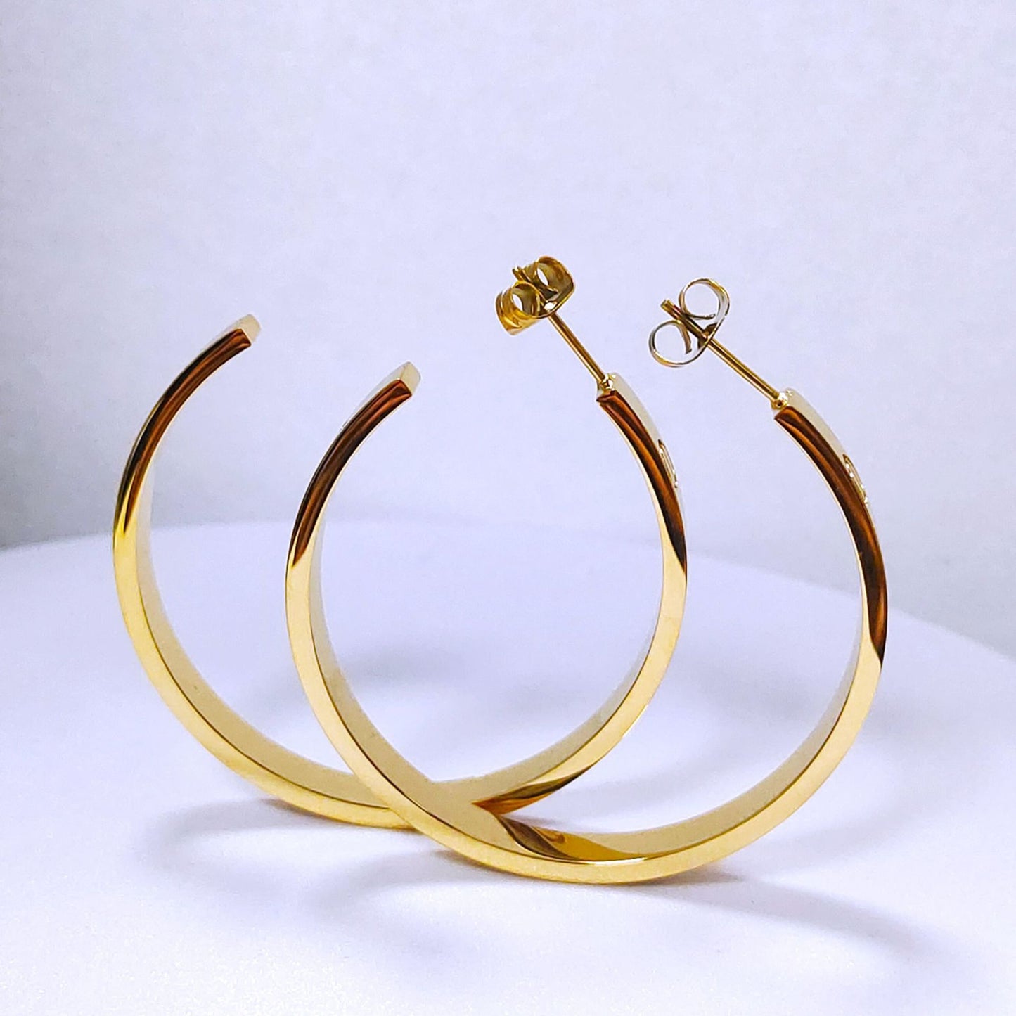 Screw Shaped Titanium Steel Fashion Colored Gold Round High-grade Stud Earrings
