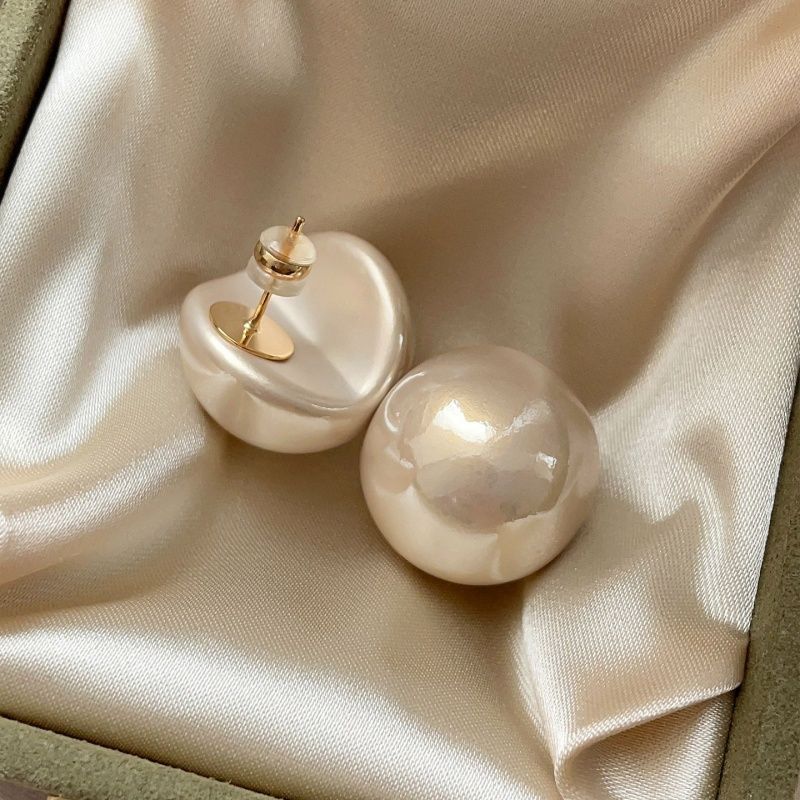 Women's Minimalist Design Bite Pearl For Simple Graceful Earrings