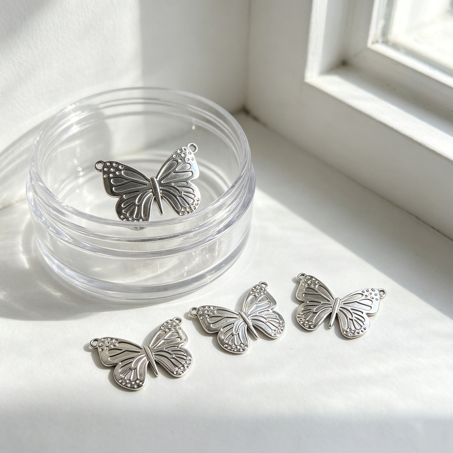High-grade Large Metal Butterfly Double Hole Pendant