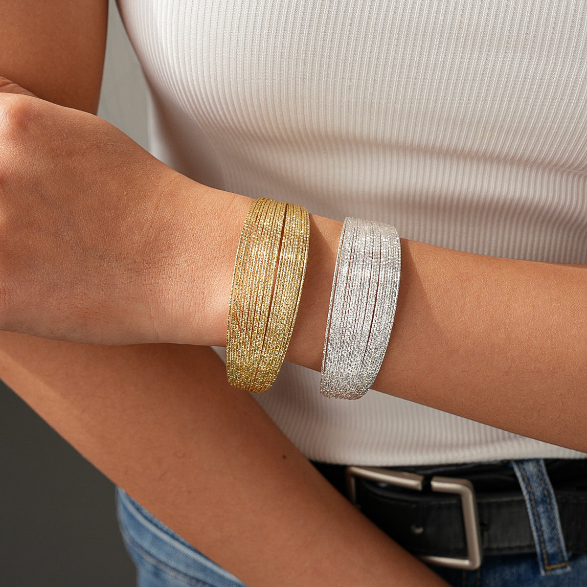 Women's Metal Geometric Round Open-ended Cold Personalized High-grade Bracelet