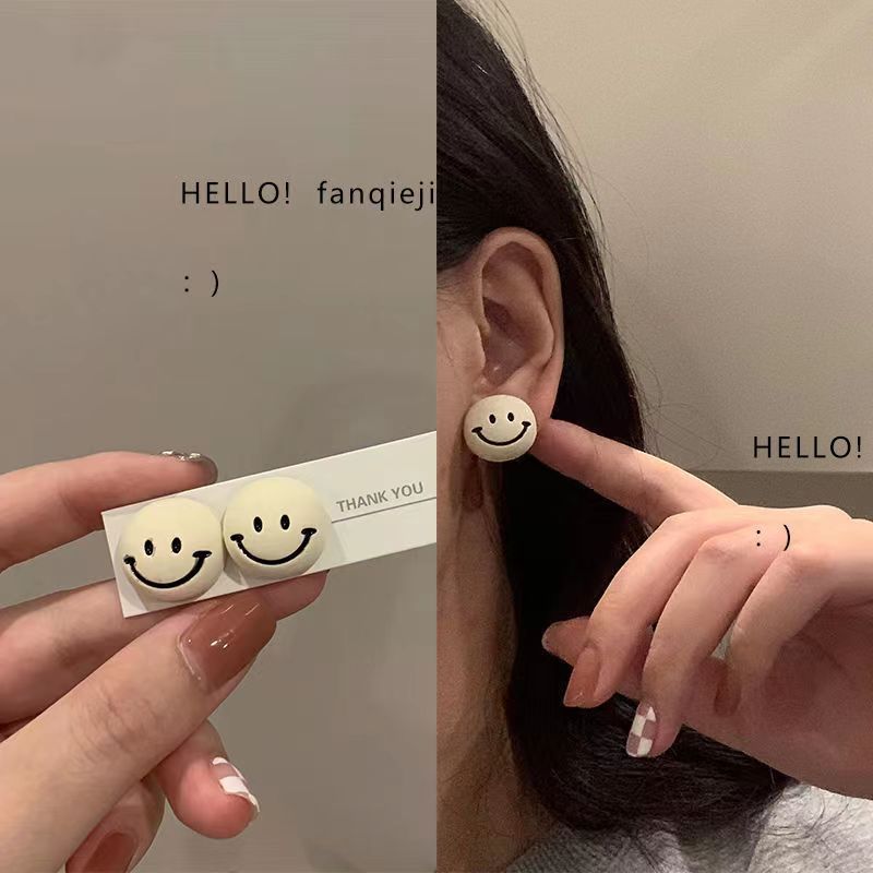 Fresh Sweet Cartoon Bunny Bear Love Heart Minority Design Refined Stud Earrings