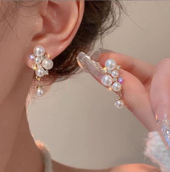 Women's Exaggerated High Sense Special Interest Light Luxury Earrings