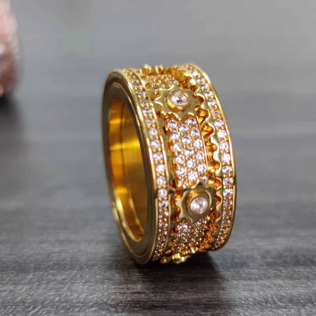 Women's & Men's Starry Rotating Gear Full Diamond Inlaid Rings