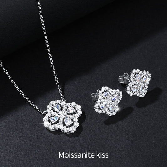 Women's Luxury High-grade Fashion Sterling Sier Four Leaf Necklaces