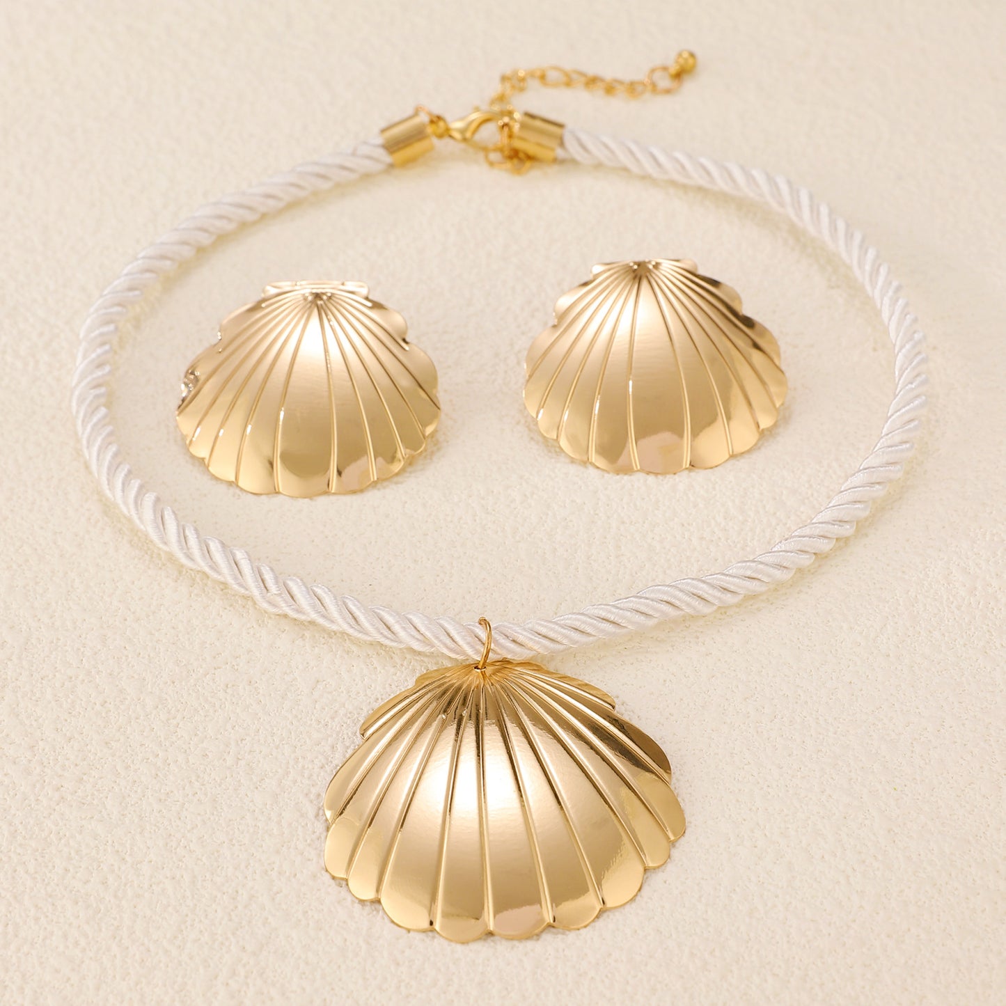 Women's Exaggerated Personalized Vacation Style Shell Simple Necklaces