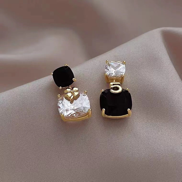 Refined Zircon Super Shiny Trendy Four-leaf Clover Sier Stud Earrings