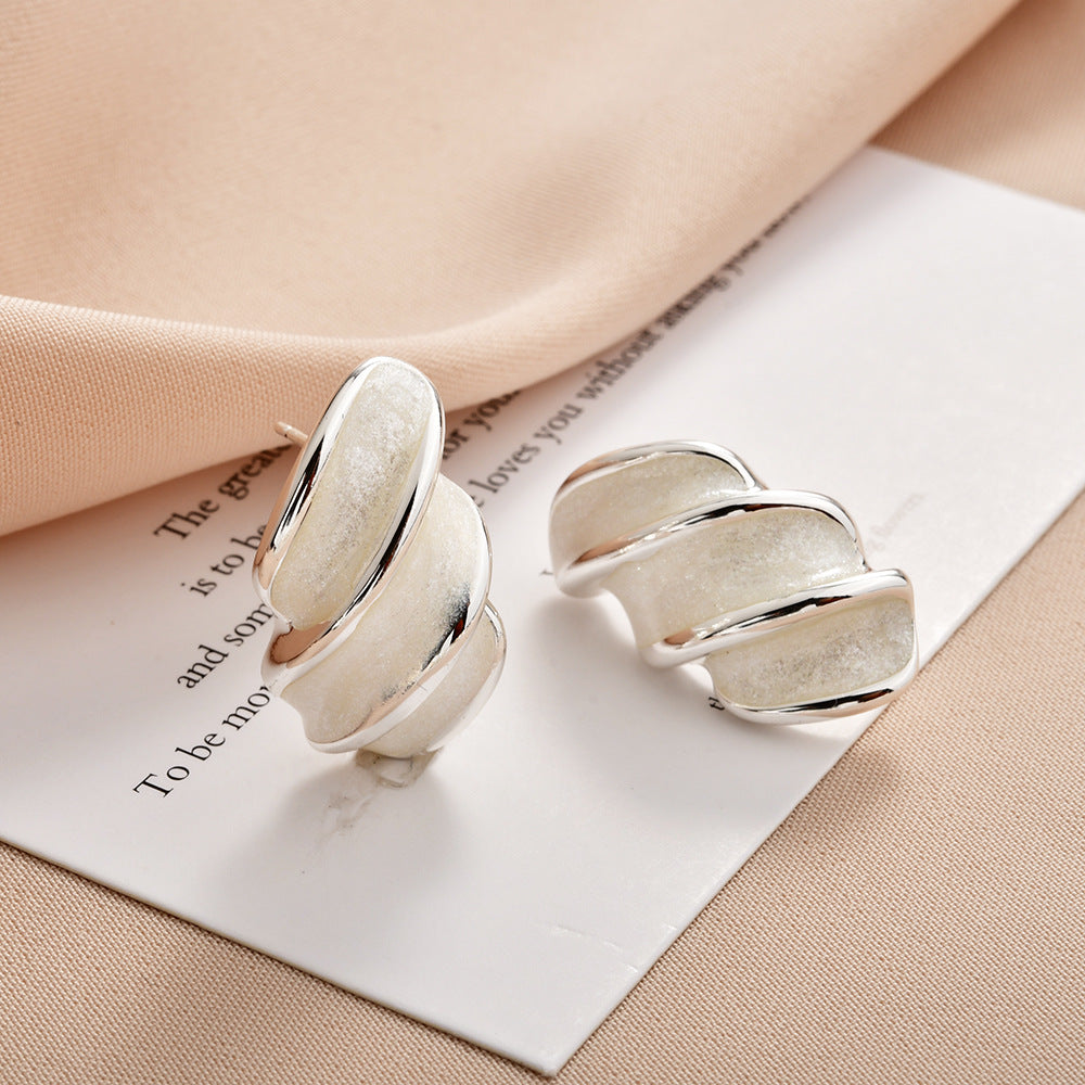 Women's Sweet Elegance Niche Design Ear Clip Earrings