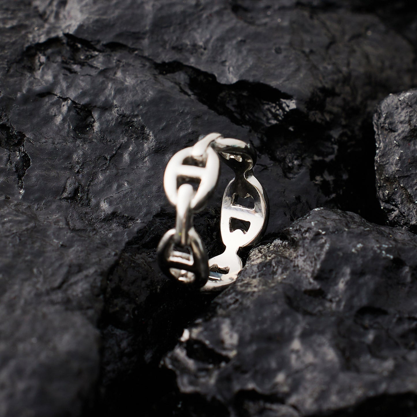 Design Chain Cold Wind Hollow Pig Rings