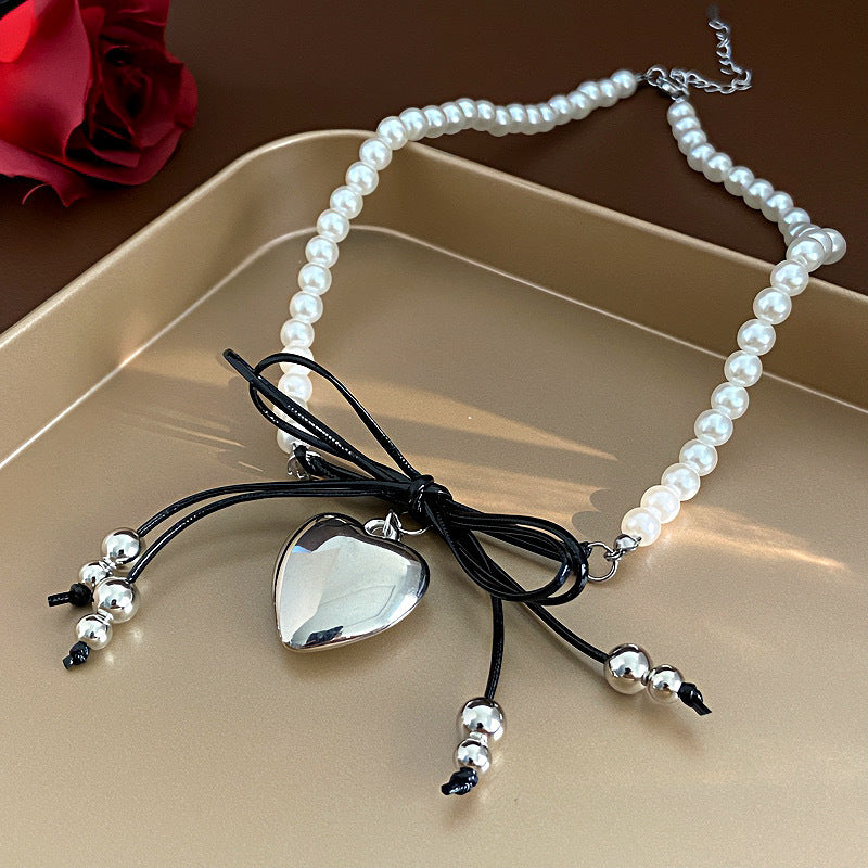 Women's Simple Free Knotted Pointed Heart Design Retro Fashion Necklaces