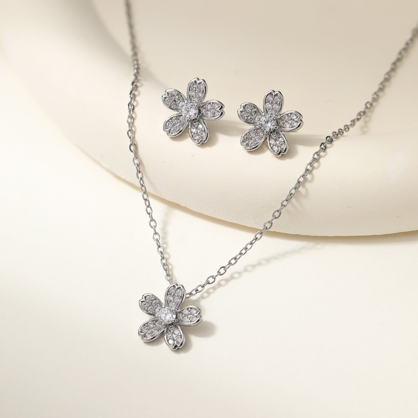 Women's Clover Diamond In The Debris Butterfly Necklaces