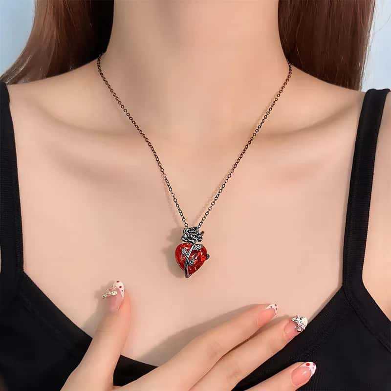 Rose Gothic Dark Design Winding Flower Necklaces