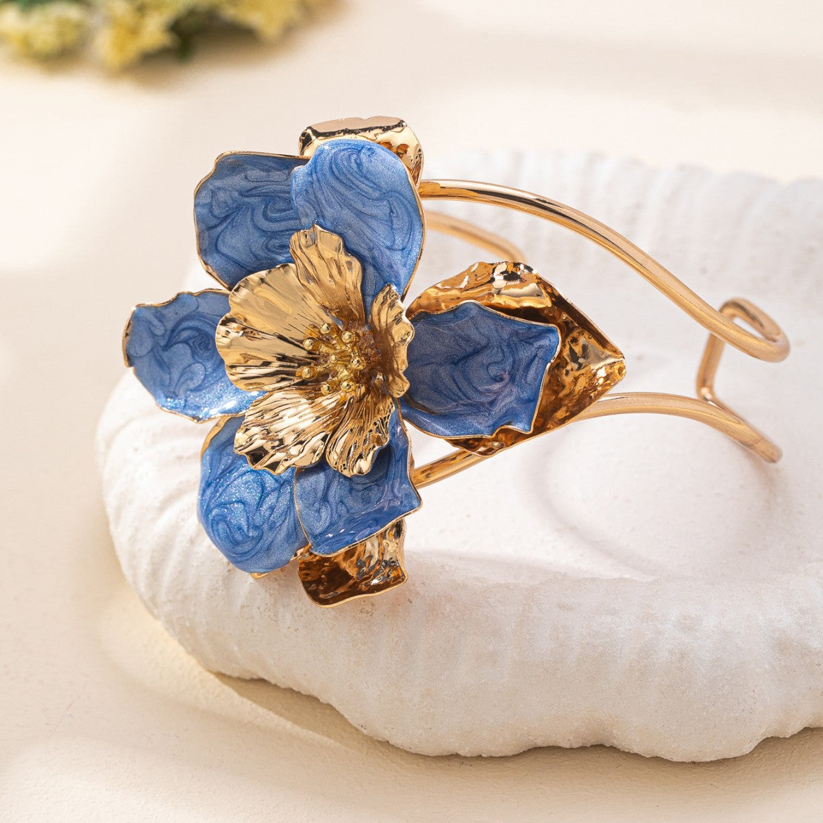 Sweet Charm Trend Cold Wind Exaggerated Big Fashion Flower Personality Earrings
